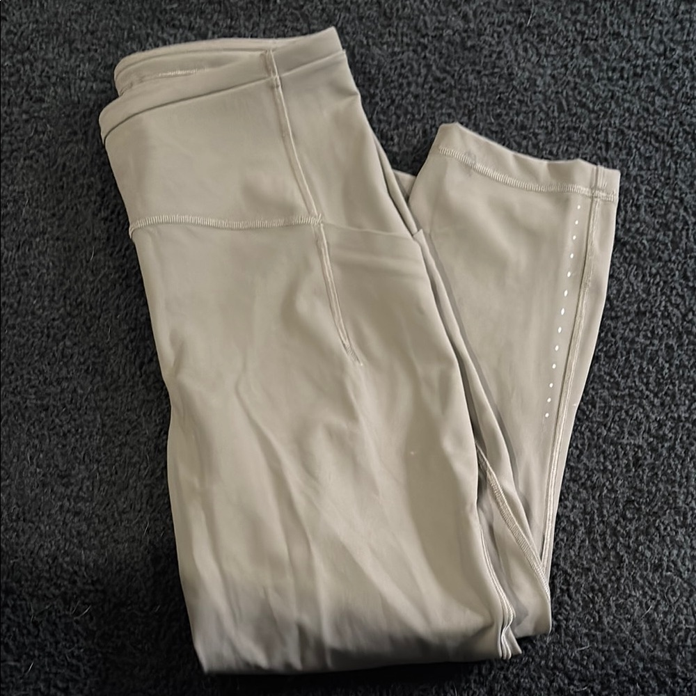 Lululemon capri size 8 leggings